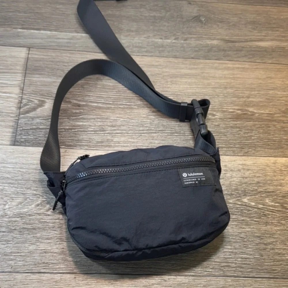 lululemon athletica Charcoal Belt Bag waist bag